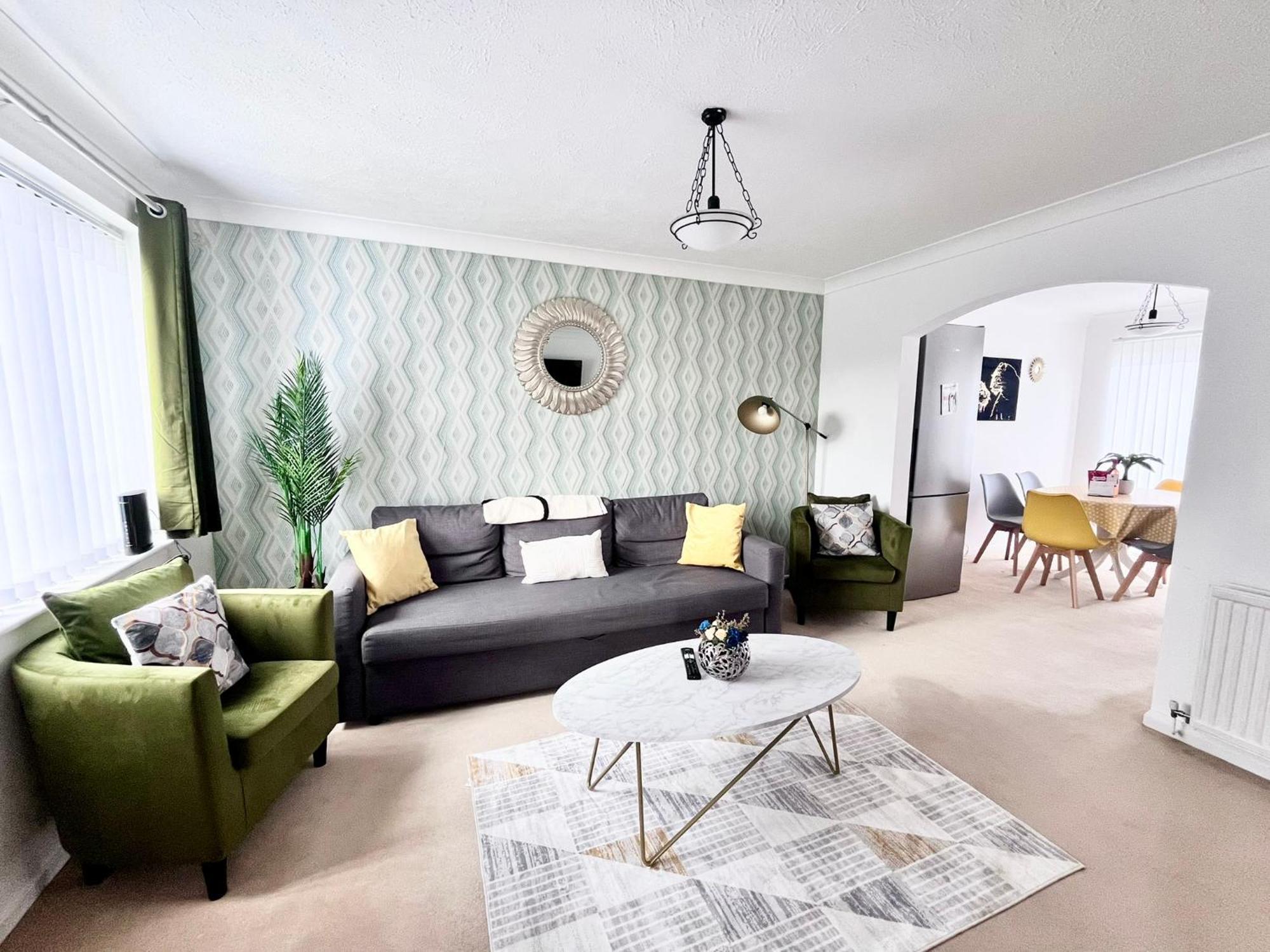 Lush House Close To Ashford Town Centre With Driveway Zewnętrze zdjęcie