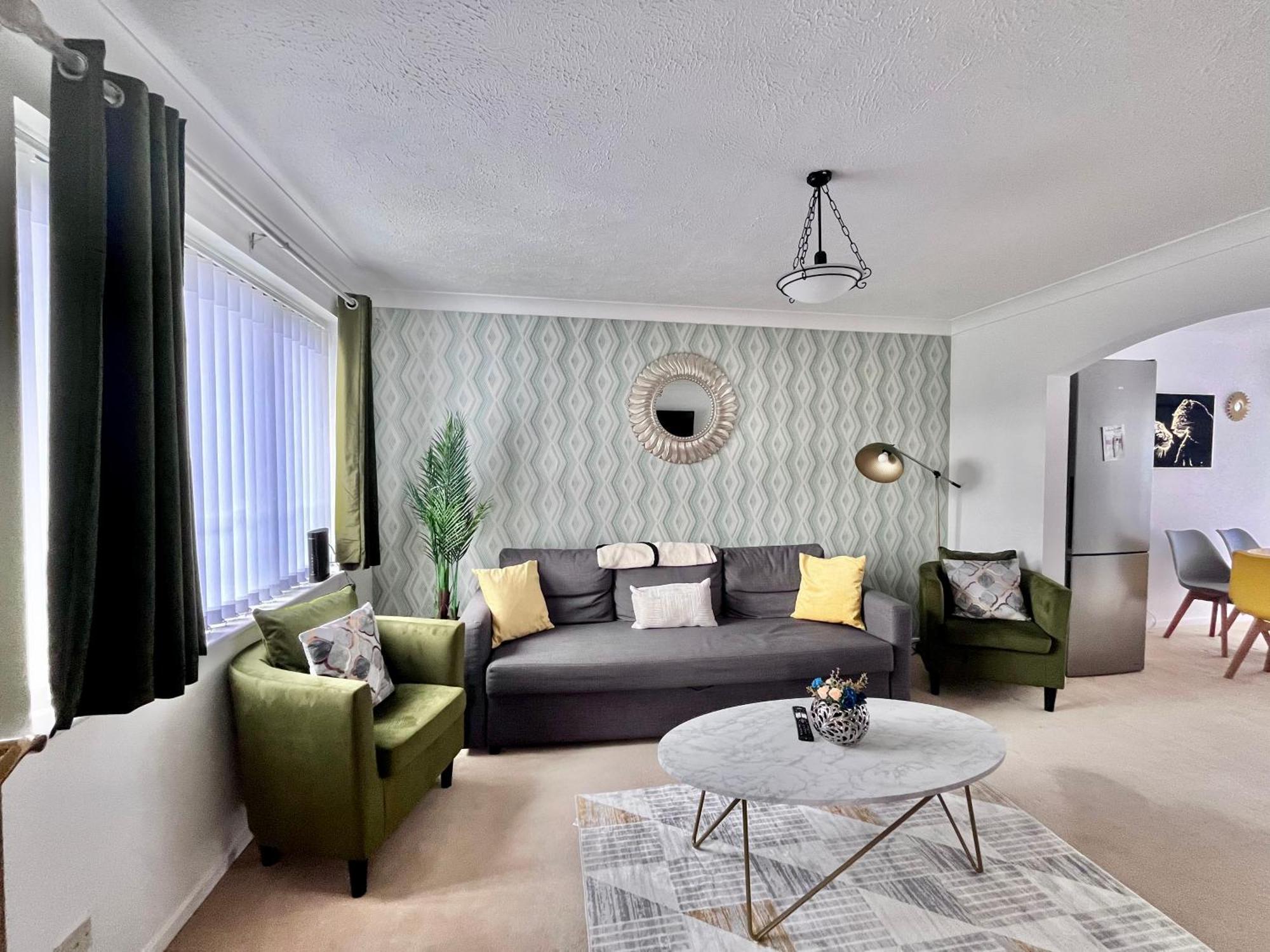 Lush House Close To Ashford Town Centre With Driveway Zewnętrze zdjęcie